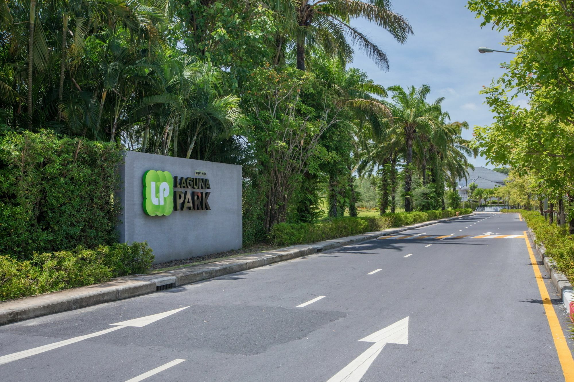 Laguna Townhome Bangtao Phuket Exterior photo